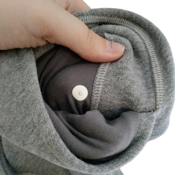 RARE lululemon versa vest SZ 6 Grey ZipUp Moto Style Sweater Vest Activewear - Picture 8 of 11